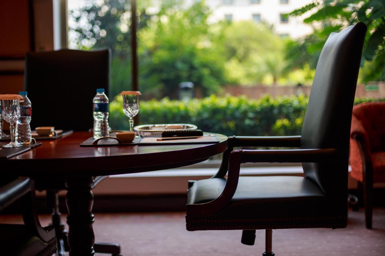 Islamabad Serena Hotel Bagian luar foto